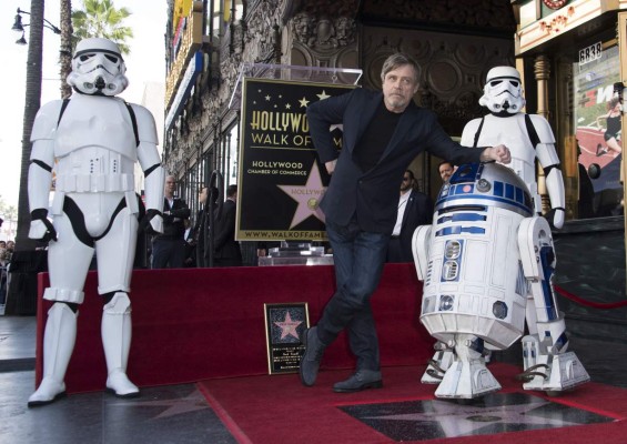 Mark Hamill ya tiene su estrella en el Paseo de la Fama de Hollywood