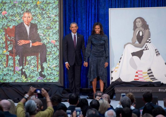 Obama y Michelle presentan su retrato oficial en Washington