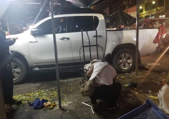 Acribillan en su carro a un joven en el centro de San Pedro Sula