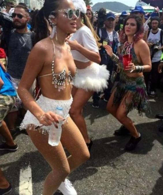 Bruna Marquezine se lo ha pasado de lo mejor en el carnaval de Río de Janeiro.