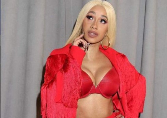 Cardi habla del estrés de ser madre y artista