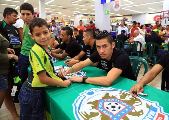 Marathón se deja querer por su afición