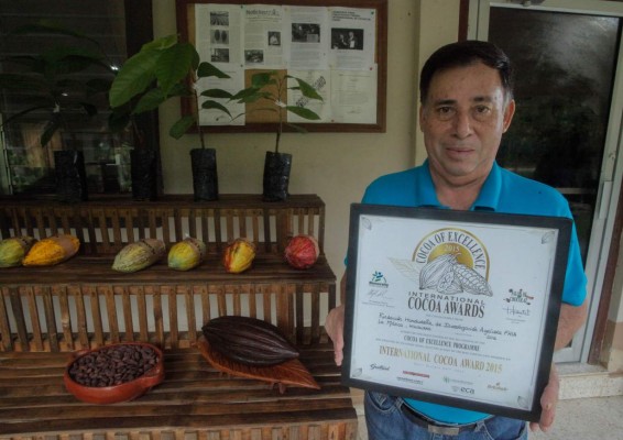 Reconocimiento en París motiva a productores de cacao en Honduras