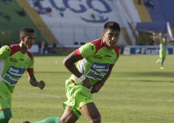 Marathón da la sorpresa goleando a Olimpia y sale del descenso