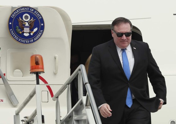 Pompeo llega a El Salvador para revisar acciones contra migración