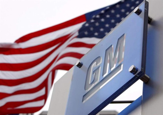 Trump invoca ley para obligar a GM a producir respiradores