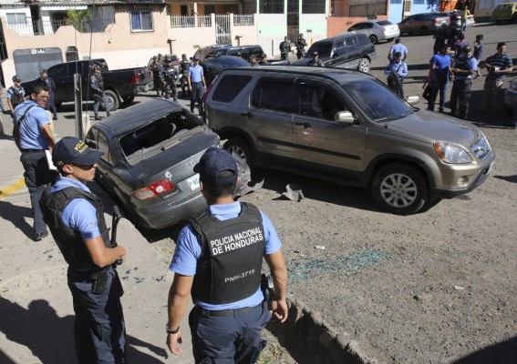 Dos supuestos mareros, heridos en persecución policial