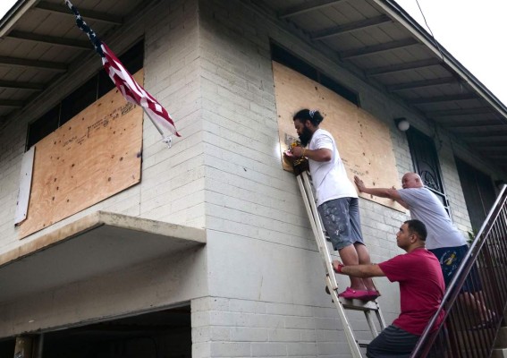 Trump declara emergencia en Texas por paso de huracán Hanna