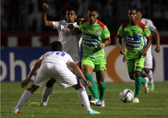 Peligra el Torneo Apertura por deuda de Fenafuth a la Liga Nacional