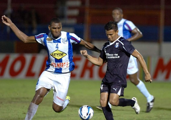 El Honduras Progreso se impone al Victoria y se sube a la cima del torneo
