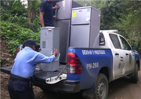 Policía recupera artículos robados de un supermercado en Cofradía