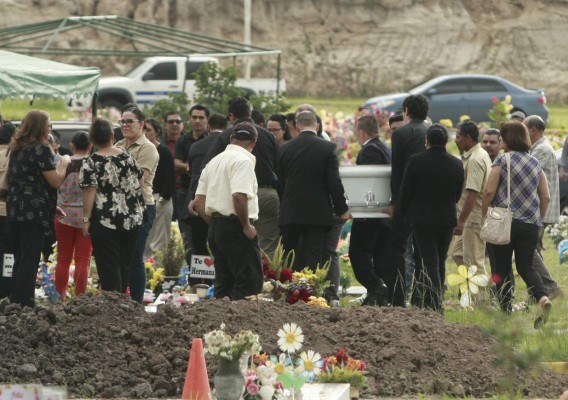 Dolorosa despedida a odontóloga asesinada