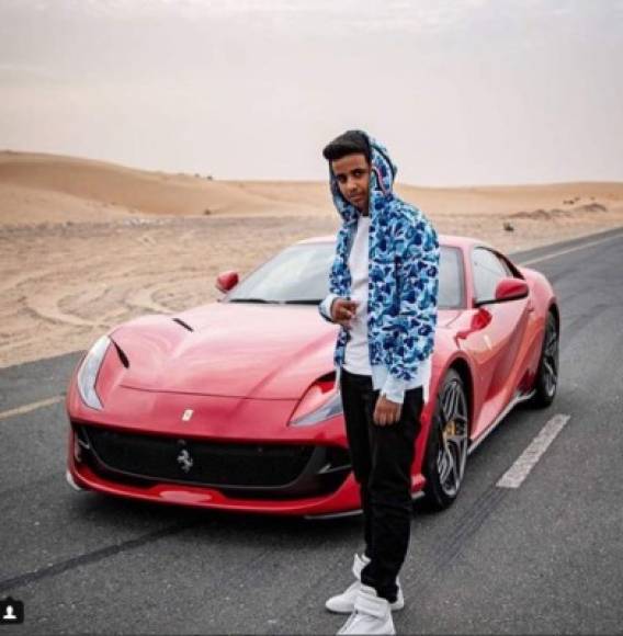 Rashed prácticamente conoce a todos los famosos posibles. En su Instagram tiene fotos con Neymar, Wizkhalifa, Anthony Joshua (boxeador), Pitbull, entre otros.