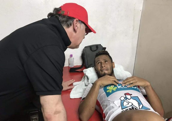 Alex López anota pero se lesiona en inicio del torneo en Costa Rica