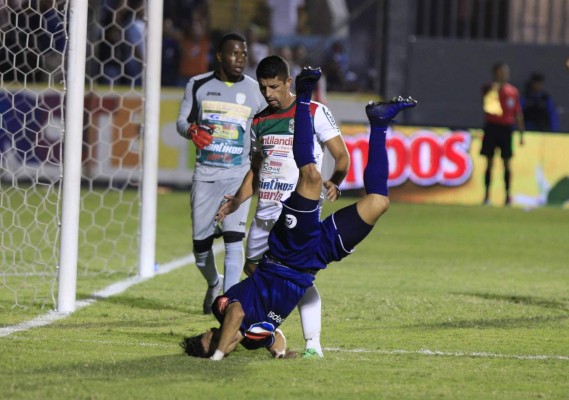 Amílcar Burgos analiza el polémico penal de Motagua ante Marathón