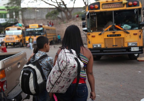 Miles de capitalinos dejan Tegucigalpa buscando diversión