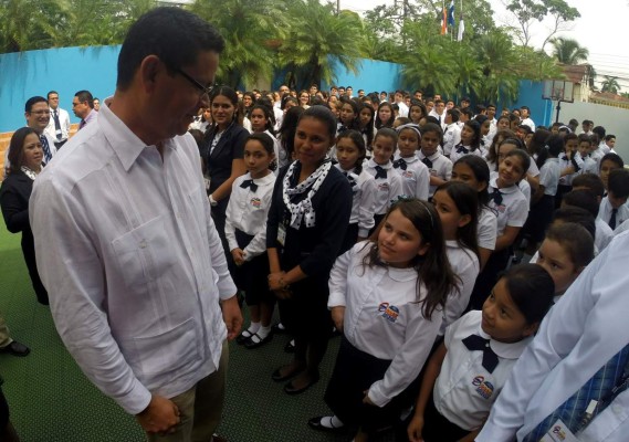 'Educación bilingüe de San Pedro Sula es la mejor de Honduras”: Escoto
