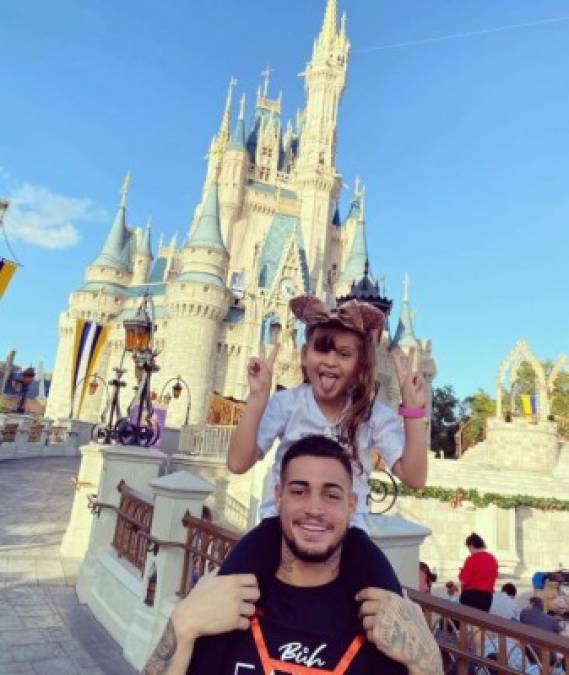 La agresión física ocurrió el pasado mes de diciembre cuando el jugador brasileño en compañía de su esposa e hijas se encontraba de vacaciones en Disney, Florida.