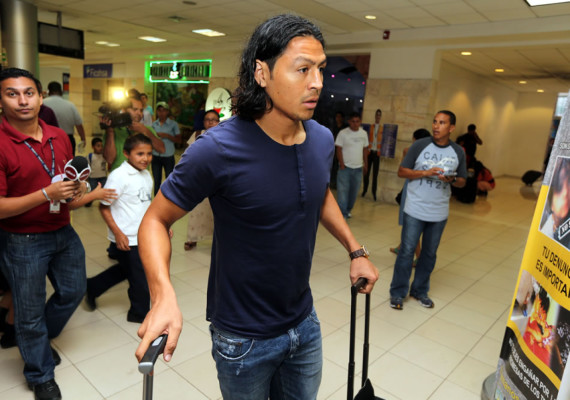 Roger Espinoza: 'Esperamos darle esa alegría a la afición”