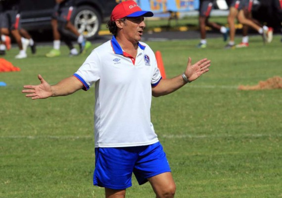 Pedro Troglio fue nombrado el mejor entrenador de la Liga Nacional de Honduras