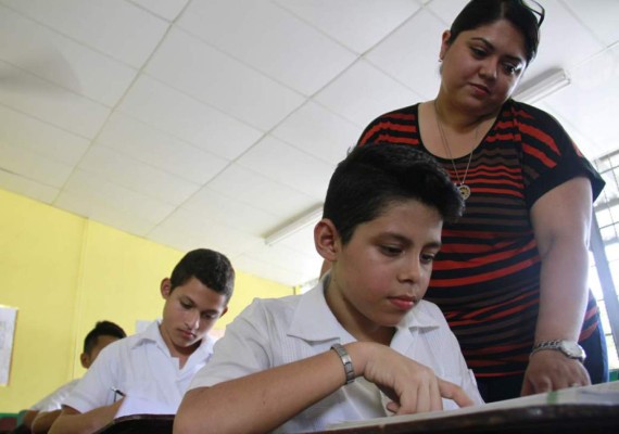 Alumnos hondureños que son símbolo de excelencia