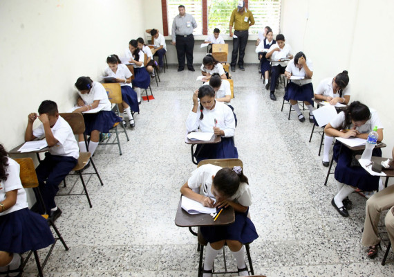 Escolares hondureños superaron avance en Matemáticas y Español en 2013
