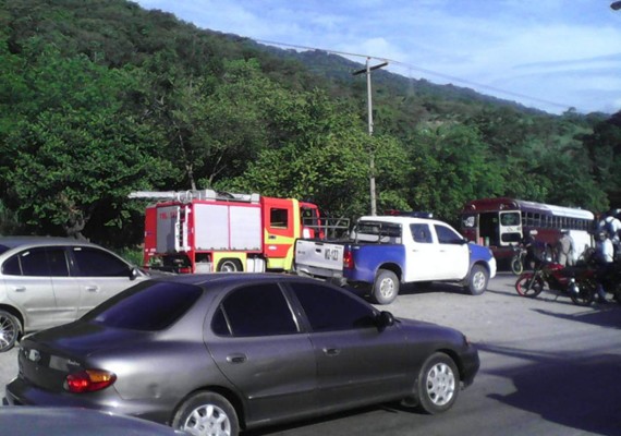 Choque entre bus y turismo deja un muerto en salida a Villanueva