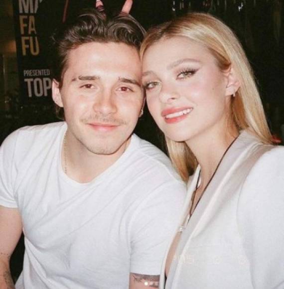 Brooklyn Backham y Nicola Peltz planean casarse el próximo año. <a href='https://www.laprensa.hn/espectaculos/1393817-410/david-victoria-beckham-generoso-regalo-hijo-brooklyn-compromiso-nicola-peltz' style='color:red;text-decoration:underline' target='_blank'>Los padres del joven ya ofrecieron comprarles una casa en Londres para asegurar visitas frecuentes de la pareja.</a><br/> TE PUEDE INTERESAR: <a href='https://www.laprensa.hn/fotogalerias/farandula/1393443-411/august-alsina-quien-es-rapero-amante-jada-pinkett-enga%C3%B1o-will-smith-infidelidad' style='color:red;text-decoration:underline' target='_blank'>¿Quién es August Alsina?, el rapero con que Jada Pinkett engañó a Will Smith</a><br/>