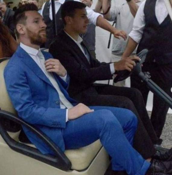 Lionel Messi llegó de esta manera a la ceremonia. El crack argentino es uno de los mejores amigos de Luis Suárez.