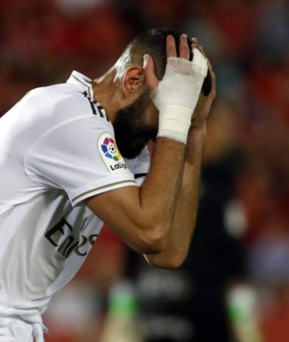 Karim Benzema se lamenta tras fallar una ocasión ante el Mallorca.