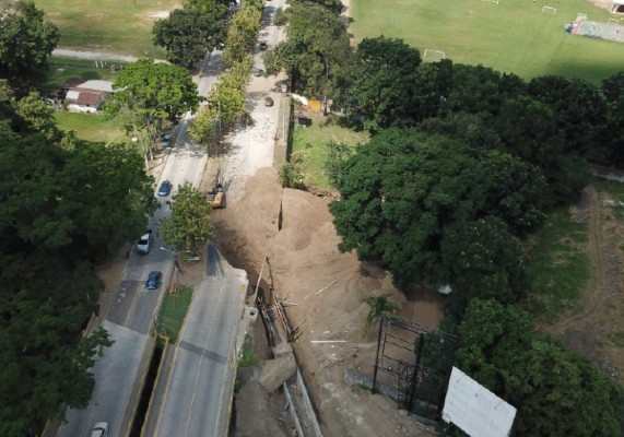 Ocho meses tardarán en construir el colector en el bulevar al Rivas