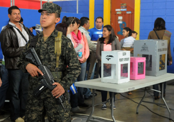 Elecciones Honduras: Denuncian falta de energía y tinta vencida en centros de votación