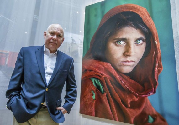 McCurry: Los fotógrafos y reporteros son esenciales para saber lo que pasa