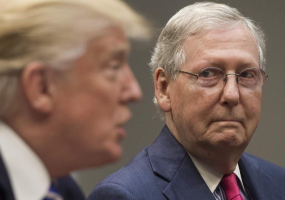 Trump pide a republicanos que se rebelen contra McConnell en el Senado