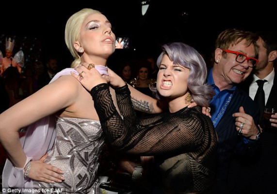 Lady Gaga y Britney Spears en la fiesta de Elton John