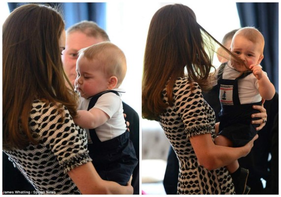El príncipe George juega con otros bebés en su primer acto oficial