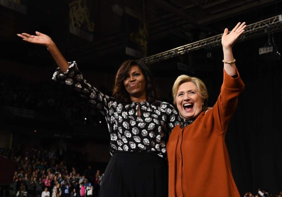 Clinton hace uso de su mejor arma en la campaña: Michelle Obama