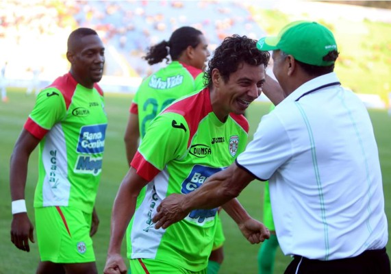 Marathón da la sorpresa goleando a Olimpia y sale del descenso