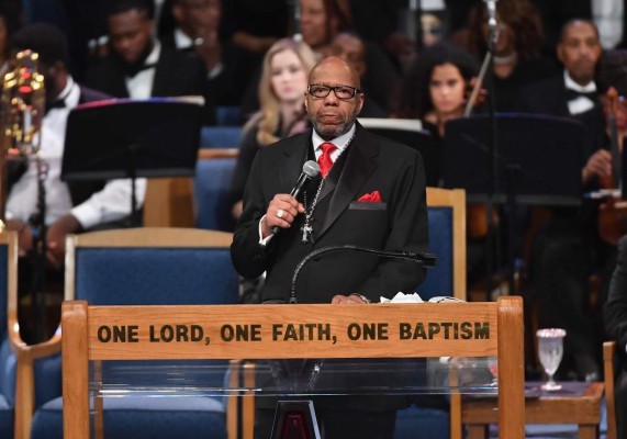 Rev. Jasper Williams Jr. gives eulogy at Aretha Franklin's funeral at Greater Grace Temple on August 31, 2018 in Detroit, Michigan. / AFP PHOTO / Angela Weiss