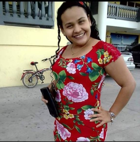 Ella y varios de sus familiares venían de realizar compras en el centro de Choloma cuando la camioneta en la que se conducían perdió el control y se volcó en la carretera hacia Puerto Cortés.
