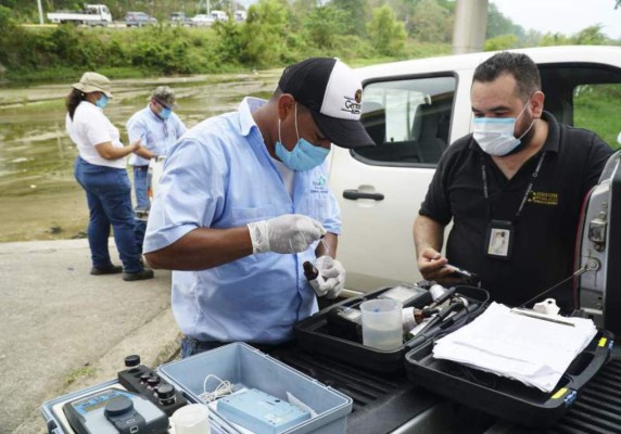 MP analiza muestras de agua que sacaron de los ríos de San Pedro Sula