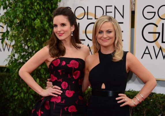 Tina Fey y Amy Poehler volverán a presentar los Globos de Oro en 2021