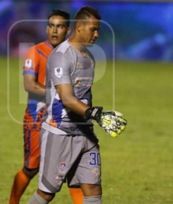 Gerson Argueta (UPN): Fue el mejor portero de la jornada 8 del Apertura 2021-2022. El arquero le detuvo todo al Olimpia en el juego realizado en Danlí que finalizó empatado 0-0.