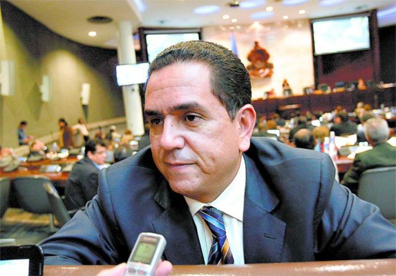 Nacionalistas: 'Zelaya se aprovechó de la oposición'