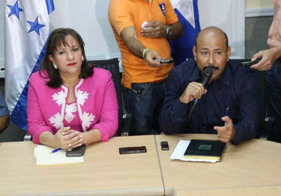 Leny Flores y Santos Zelaya renuncian a alcaldía de San Luis, Comayagua