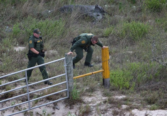 Denuncian adelantos de audiencias de niños migrantes en EUA