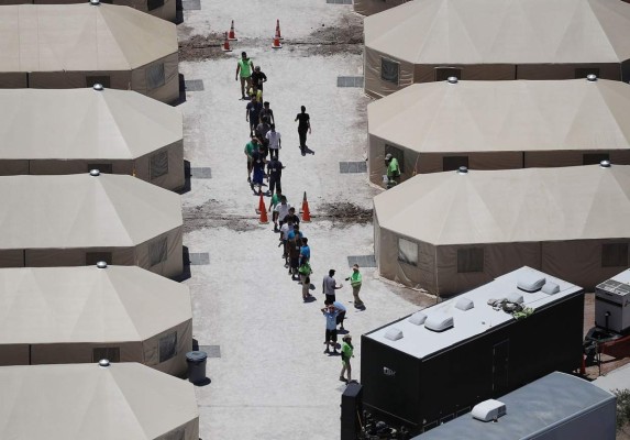 EEUU alojará 5,000 niños migrantes en instalaciones militares, según el Pentágono
