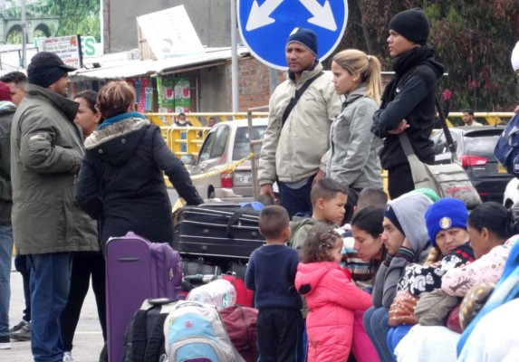 Venezolanos varados en Ecuador claman por 'ruta humanitaria'