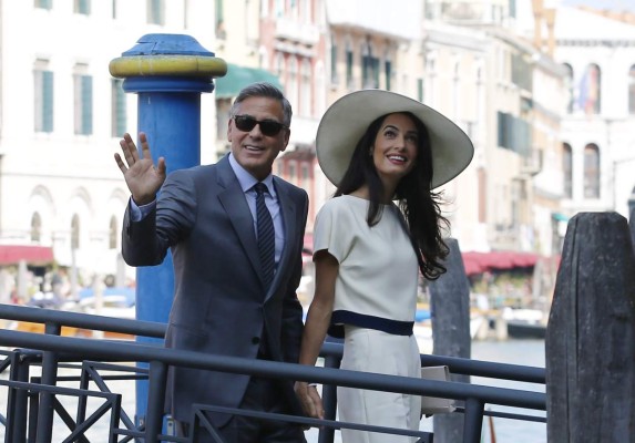 Los recien casados George Clooney y Amal Alamuddin.