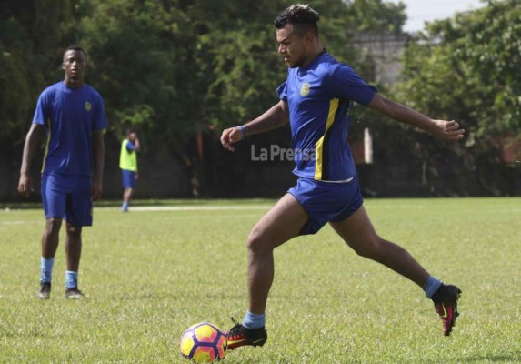 Mario Martínez podría jugar frente al Olimpia